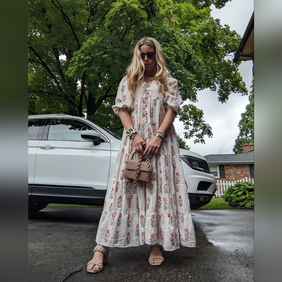 Zara Dresses & Skirts - Zara maxi dress!